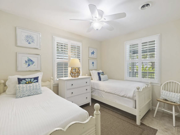 Classic Isle of Palms Bungalow 2 blocks to the beach with private pool